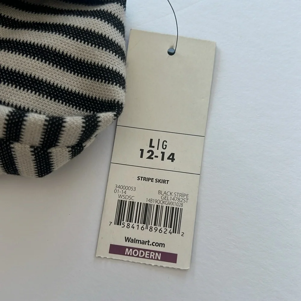 Women’s striped skirt, black and cream size large 12/14 NWT - Picture 9 of 9